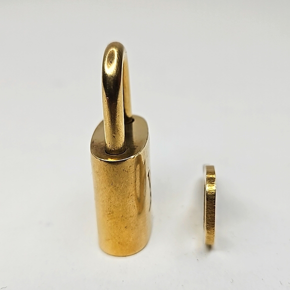 Authentic Louis Vuitton LV Monogram Lock & Key - Picture 5 of 16